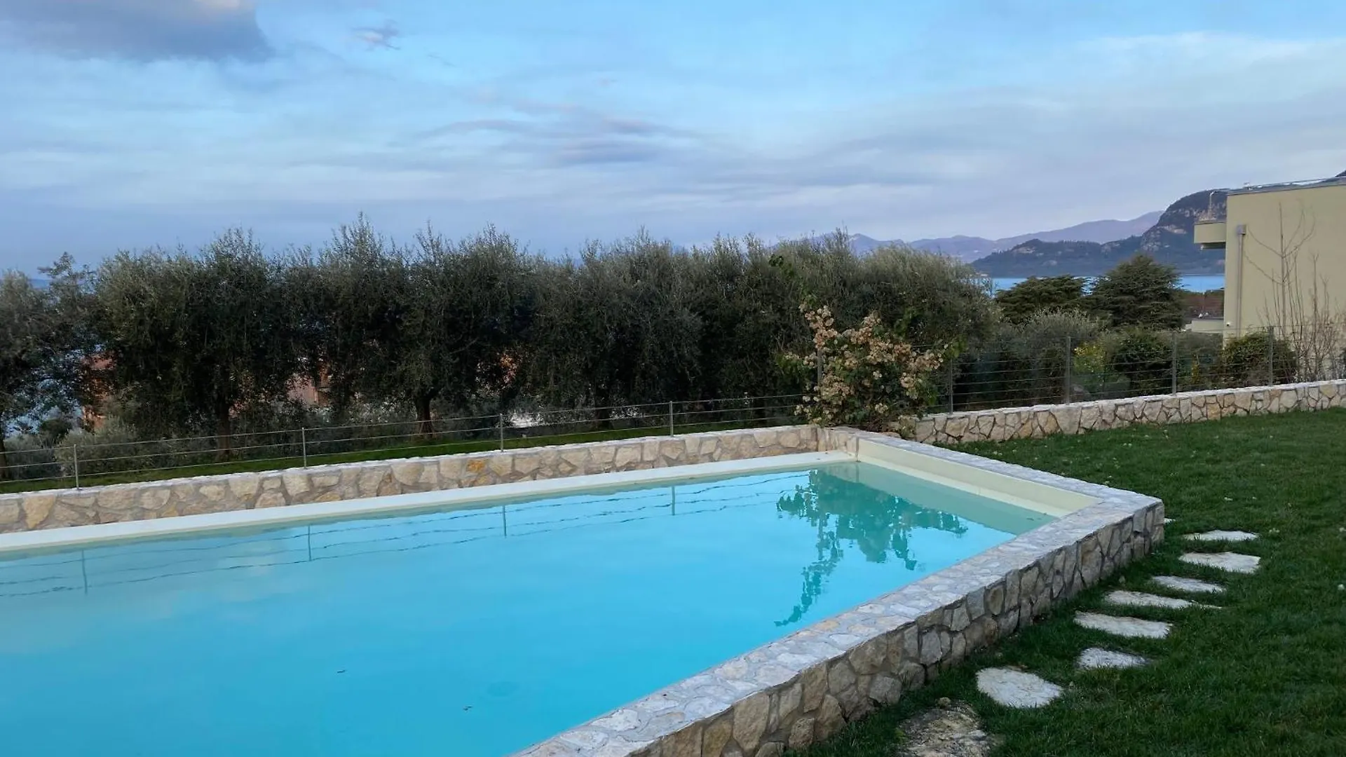Villa Sunny Lake Suites Bardolino Italy